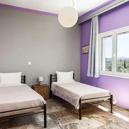 Anastasia With Private Pool & Outdoor Spa Tub Apartment