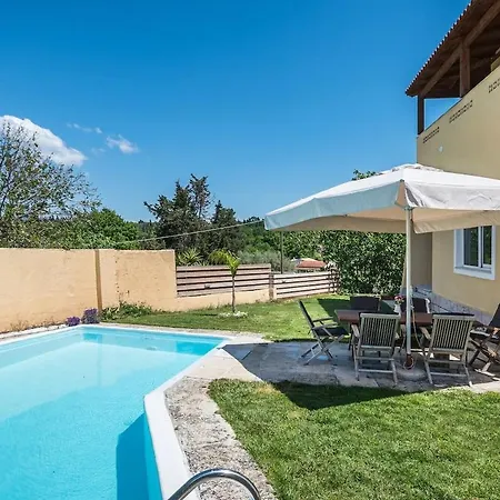 Anastasia With Private Pool & Outdoor Spa Tub Apartment