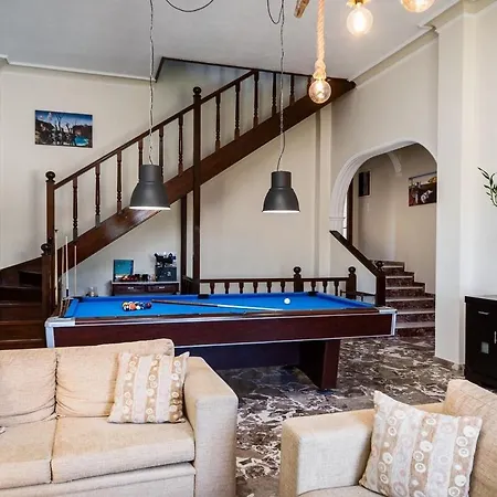 Anastasia With Private Pool & Outdoor Spa Tub